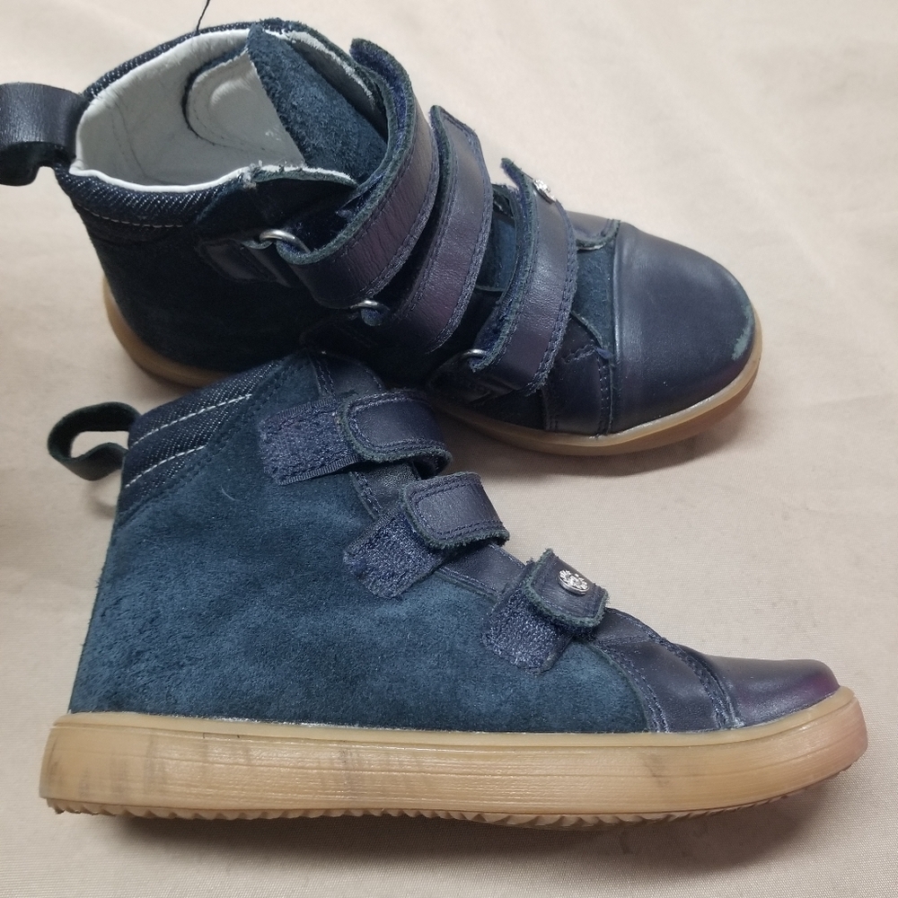 Boys leather shoes size 30